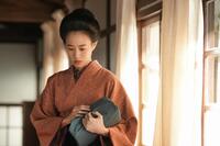珠（石橋静河）はとうとう教師の職をクビになってしまう