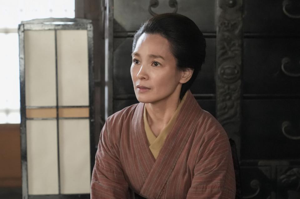 リョウ（国仲涼子）は、亡き夫の弟・清重に頭を下げて…