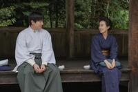 元旦那の弟・保（金子大地）と楽しくおしゃべりする珠（石橋静河）