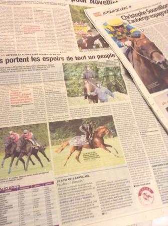 　日本馬の追い切りを報じる仏競馬専門紙