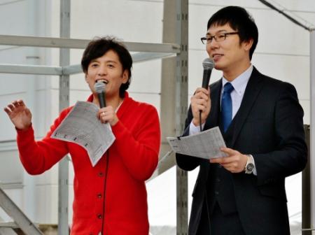 岸和田競輪場にトークショーで来場したヤナギブソン（左）と浅越ゴエ