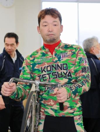 通算３００勝を達成した紺野哲也