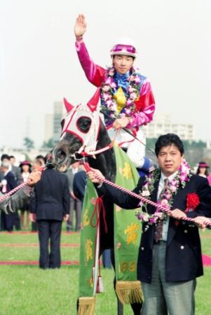 桜花賞馬オグリローマンが死亡 ２４歳/競馬・レース/デイリースポーツ