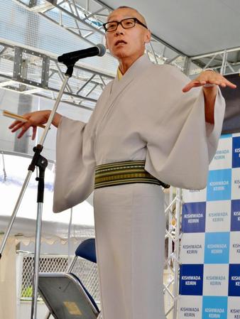 岸和田競輪でお笑いライブに出演した桂小枝