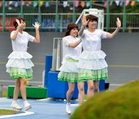 弥彦競輪場に来場、ライブで開催を盛り上げたＮｅｇｉｃｃｏ