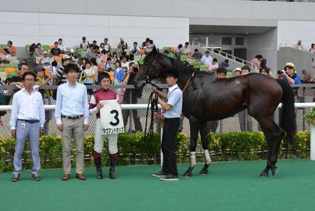 　中京５Ｒでデビュー戦勝ちを決めたラヴアンドポップ