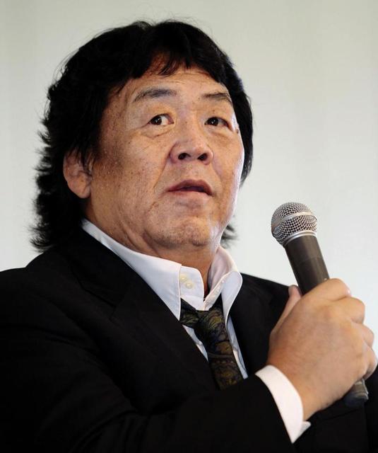 長州力「小力です」と宮島ボートに登場