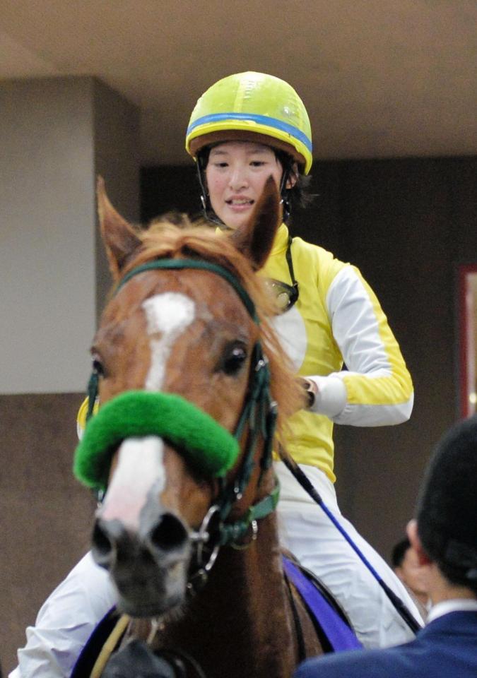 模擬レースで５着となった藤田菜七子騎手候補生＝東京競馬場（撮影・佐々木彰尚）