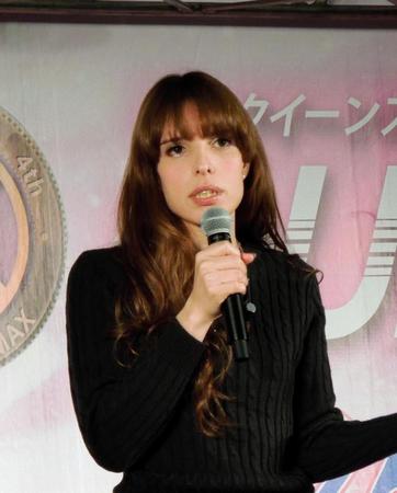 トークショーで美の秘訣とボートレースとの出会いを語ったＩＶＡＮ