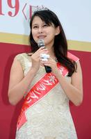 名古屋競輪場でトークショーを行ったミス日本グランプリ・松野未佳さん（撮影・佐藤厚）