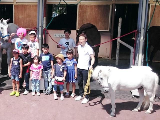 熊本っ子たち馬とふれあい大喜び　被災地支援として藤岡佑らが企画