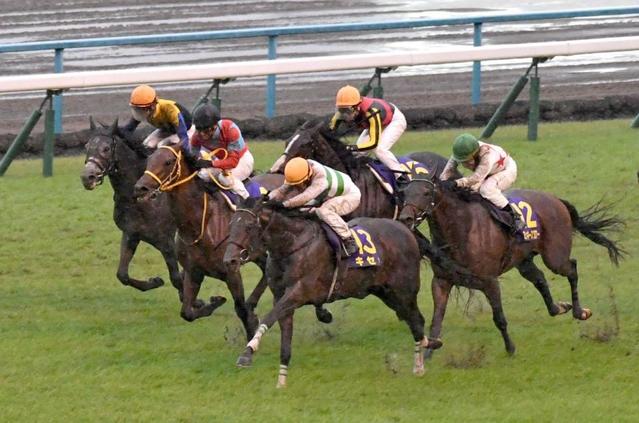 菊花賞】泥んこ馬場の消耗戦でも切れたキセキ/競馬・レース