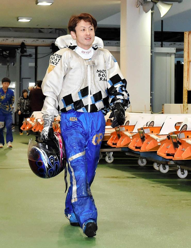 桐生順平選手　井口佳典選手　サイン　プロペラ　レプリカ　競艇　ボートレース 桐生順平、井口佳典選手 サイン入りプロペラ 競艇 ボートレース