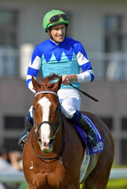 【天皇賞】シュヴァルグラン一度は先頭も２着 佐々木オーナー「強い競馬してくれた」