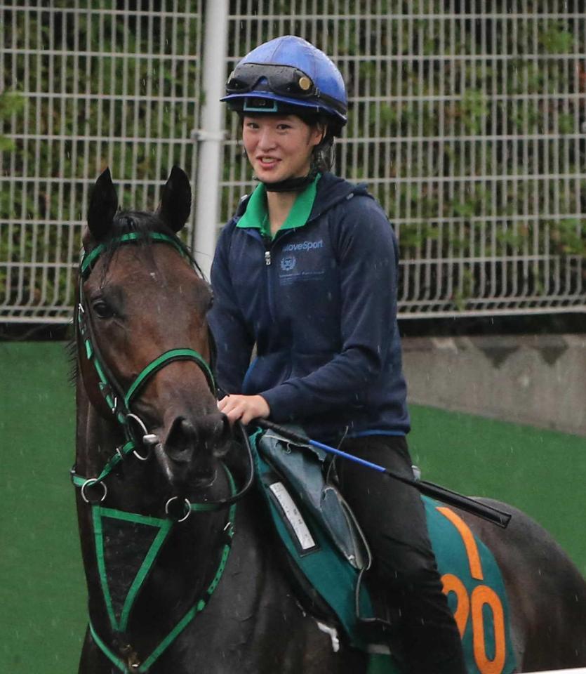 　初めて札幌の調教に参加した藤田菜七子騎手