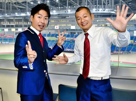 前橋競輪でお笑いライブを行ったＵ字工事の福田薫（左）、益子卓郎