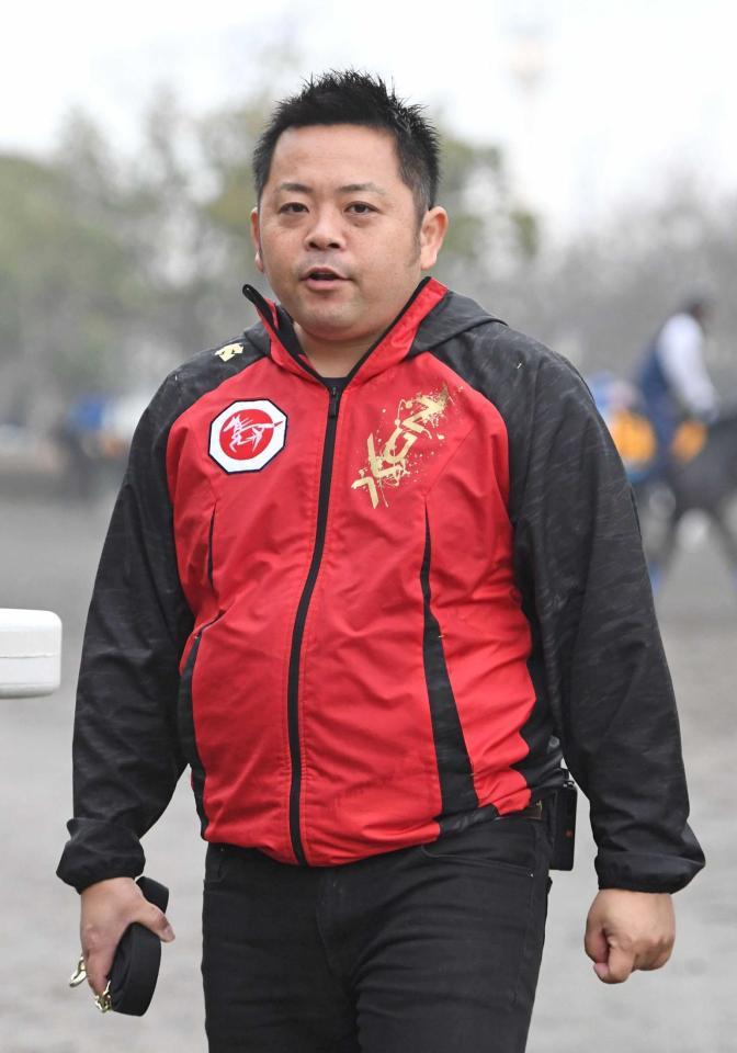 　青木孝文調教師（撮影・園田高夫）