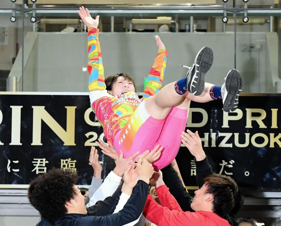 競輪】児玉碧衣が涙のガールズGP初制覇 最終2角手前から