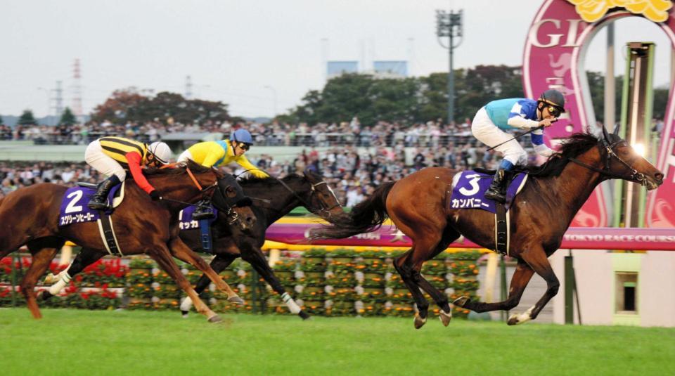 　天皇賞・秋でＧ１初制覇したカンパニー（右）＝２００９年１１月１日・東京競馬場