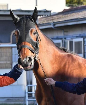 　アーモンドアイ