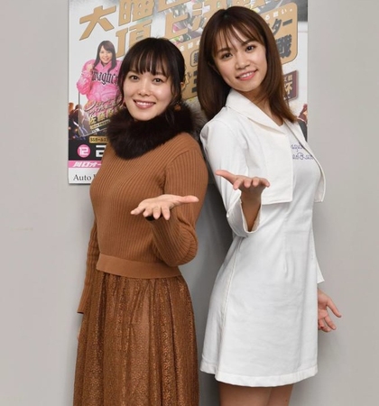 　スーパースターフェスタをＰＲする佐藤摩弥（左）と菜乃花（撮影・西岡正）