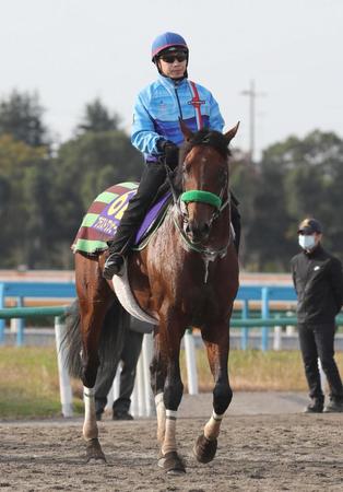 　調教を終え、引きあげるブラストワンピースと池添騎手