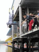 Ｇ１初優勝の水神祭で投げ込まれる栗城匠