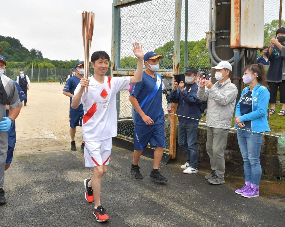 聖火ランナーを務める武豊（撮影・石湯恒介）