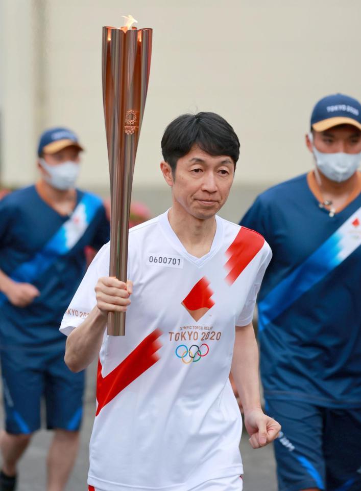 聖火ランナーを務める武豊（撮影・石湯恒介）