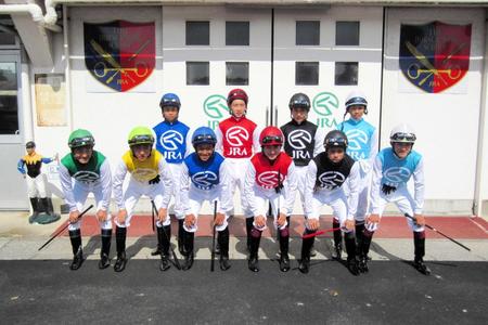 　第１回模擬レースに参加した競馬学校騎手課程第３８期生