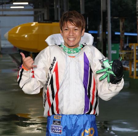 　優勝した平本真之