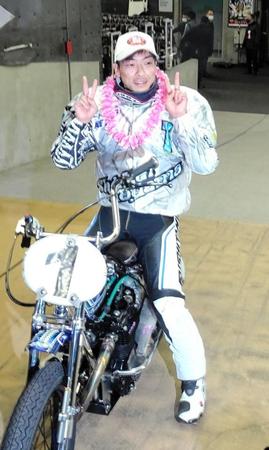 　３連覇で４回目のＳＳ王座に輝いた青山周平