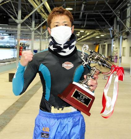 　鮮やかな逆転劇で王将位決定戦を制した石野貴之