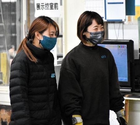 　準優進出を決めた中村桃佳（左）