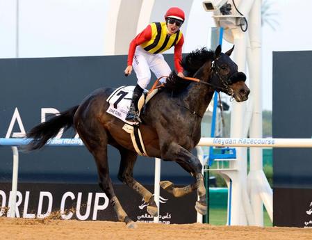 　ＵＡＥダービーを制したレーン騎乗のクラウンプライド（共同）