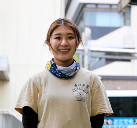 　引退した父・智也に奮闘を誓う山崎小葉音