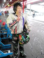 　通算２０００勝を地元で達成した平石和男