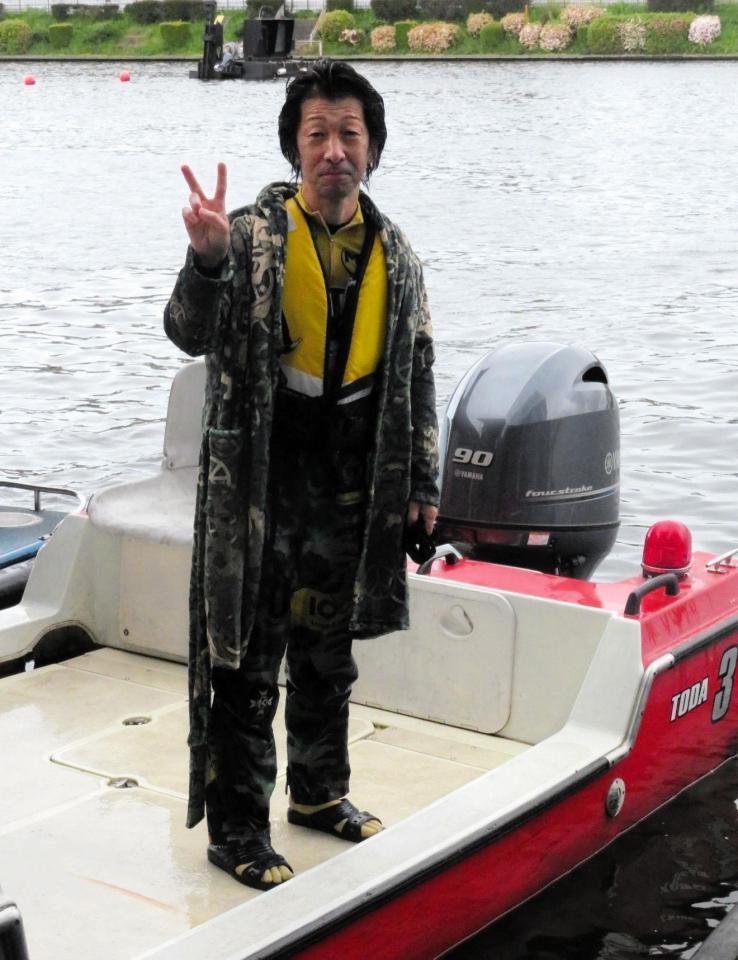 　通算２０００勝を地元で達成した平石和男