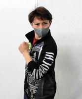 　一瞬で濃い顔に変身できる前原大道