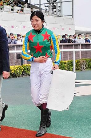 　口取りから引き揚げてきた今村聖奈