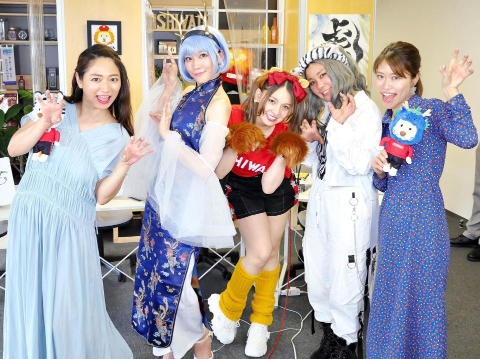 岸和田競輪からＹｏｕＴｕｂｅライブで配信中のケイリン女子部（左から）二宮歩美、みほっしー、滝澤いしす、あにゃん、市口美沙紀