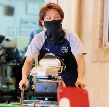 　カドまくりで１着発進とした上野真之介