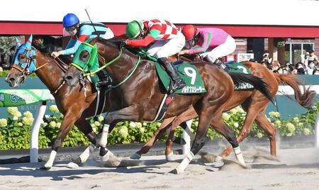 　エルムＳを制したフルデプスリーダー（手前）＝撮影・三好信也