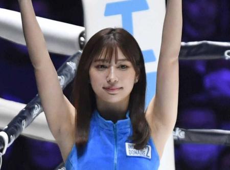 　ラウンドガールを務めた雪平莉左＝６月１９日