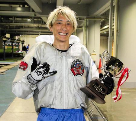 　住之江ボートで今年４回目の優勝を勝ち取った峰竜太