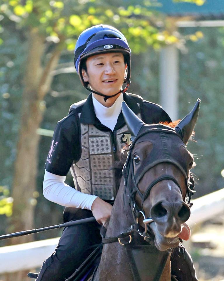 　大一番に臨む菊沢とマリアズハート（撮影・三好信也）