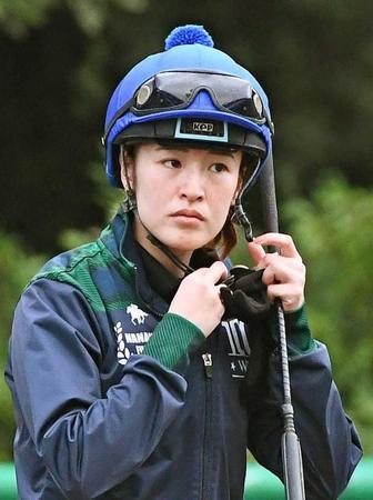 　ニシノラブウインクでメイン制覇を狙う藤田菜七子（撮影・園田高夫）