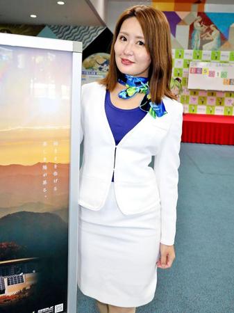 　前橋競輪でアテンドガールを務める香澄明希さん