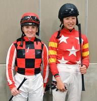 　レース前に笑顔の今村（右）とドイル