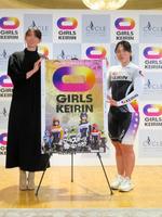 　元バレーボール選手の江畑幸子さん（左）と小林優香